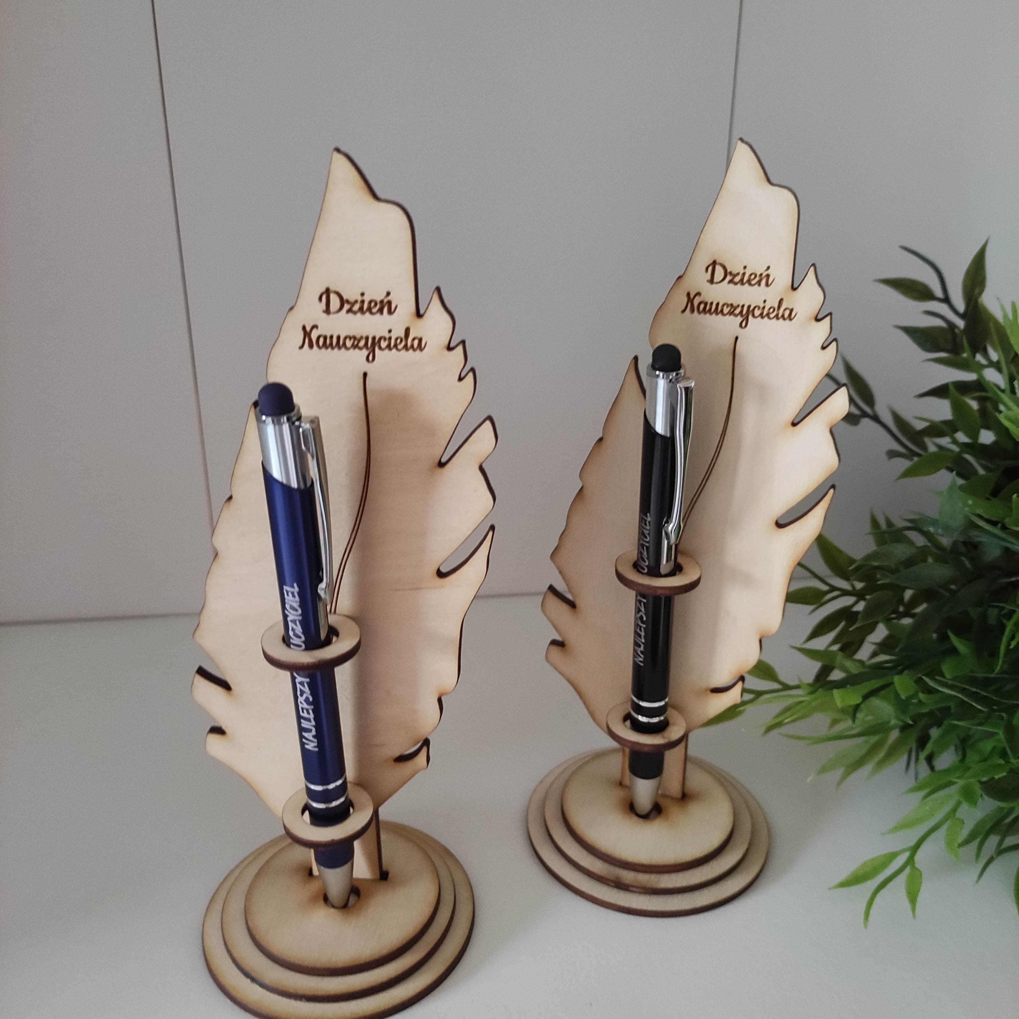 Stojak z długopisem