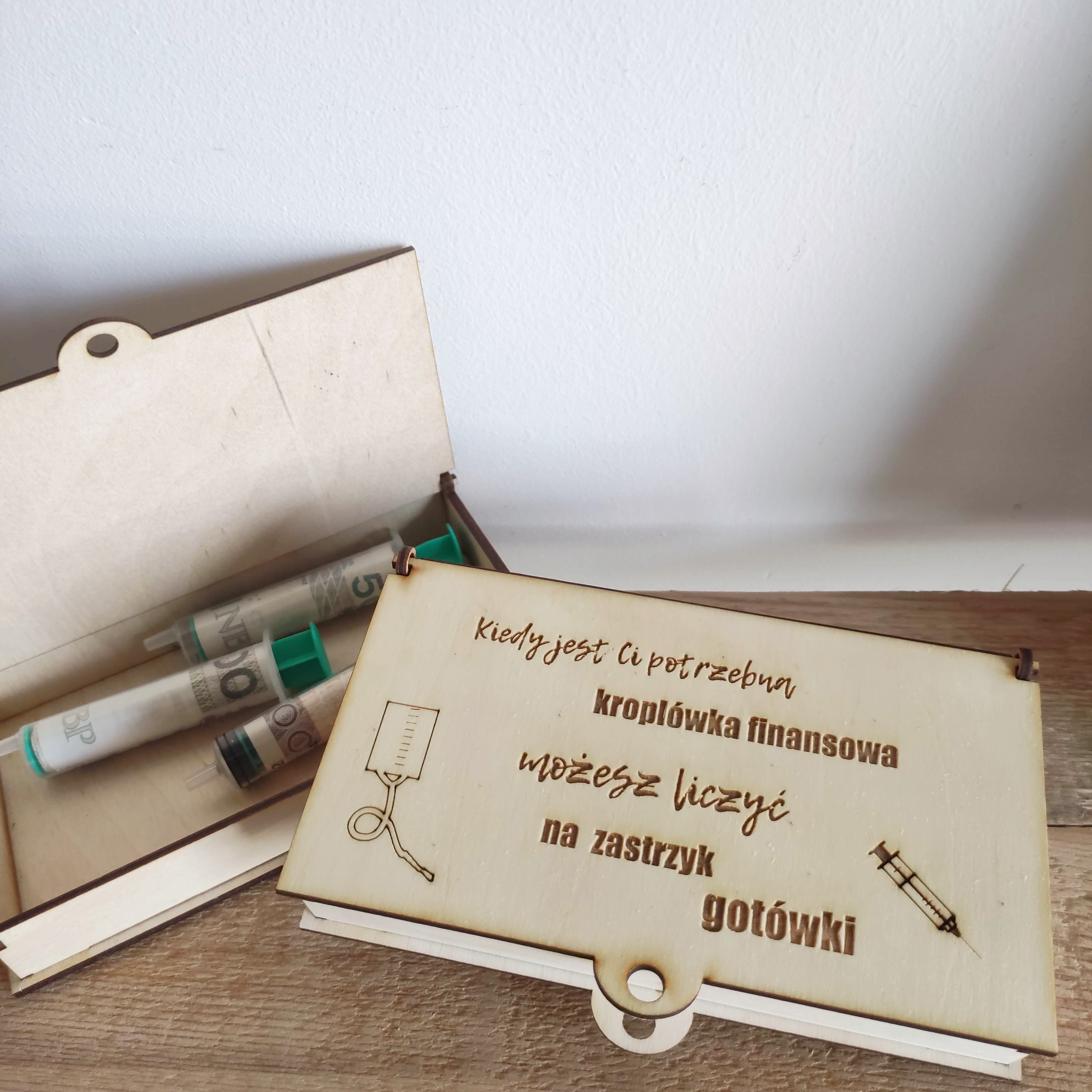 Pudełko Zastrzyk gotówki
