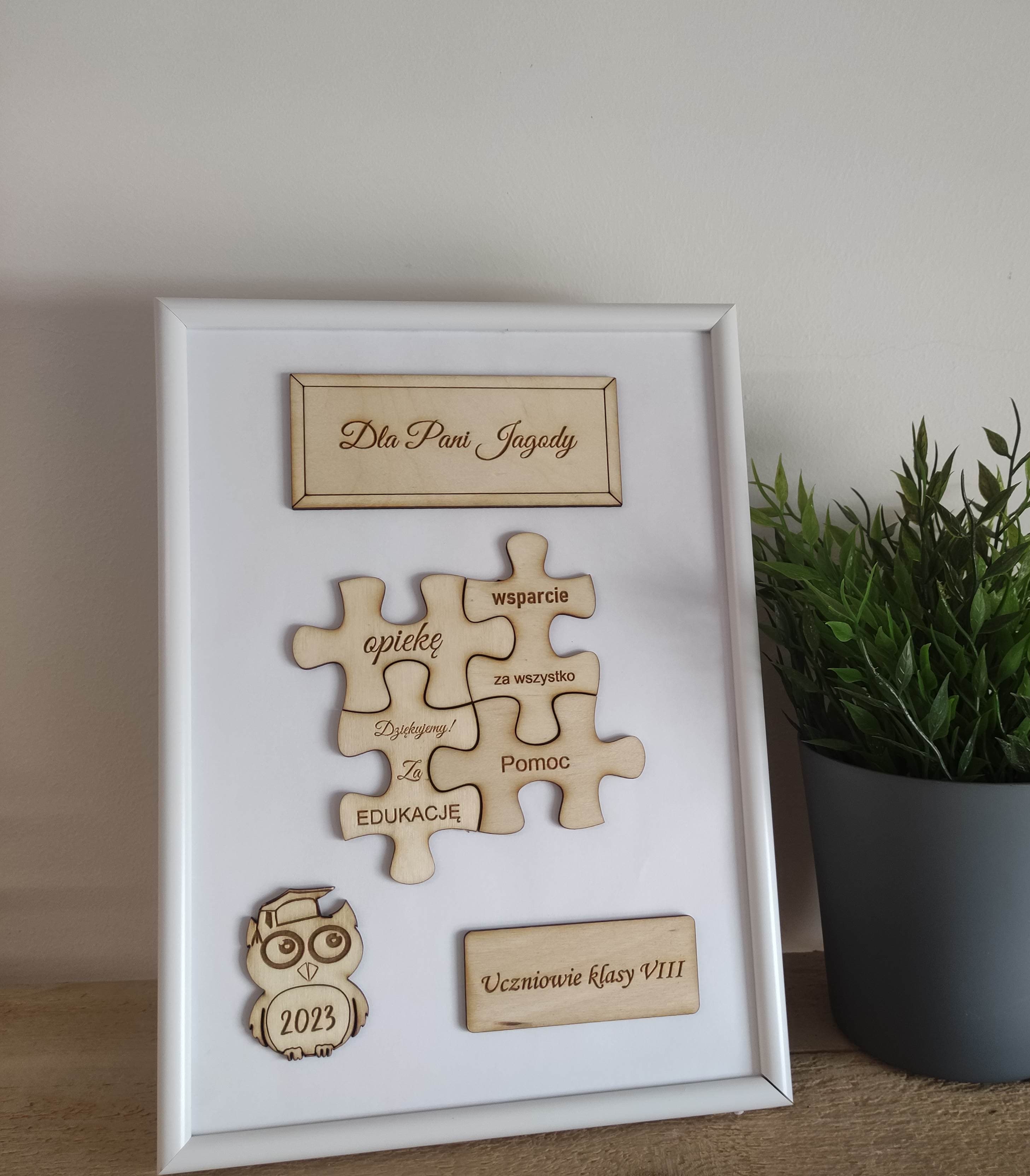 Ramka dla nauczyciela z puzzlami