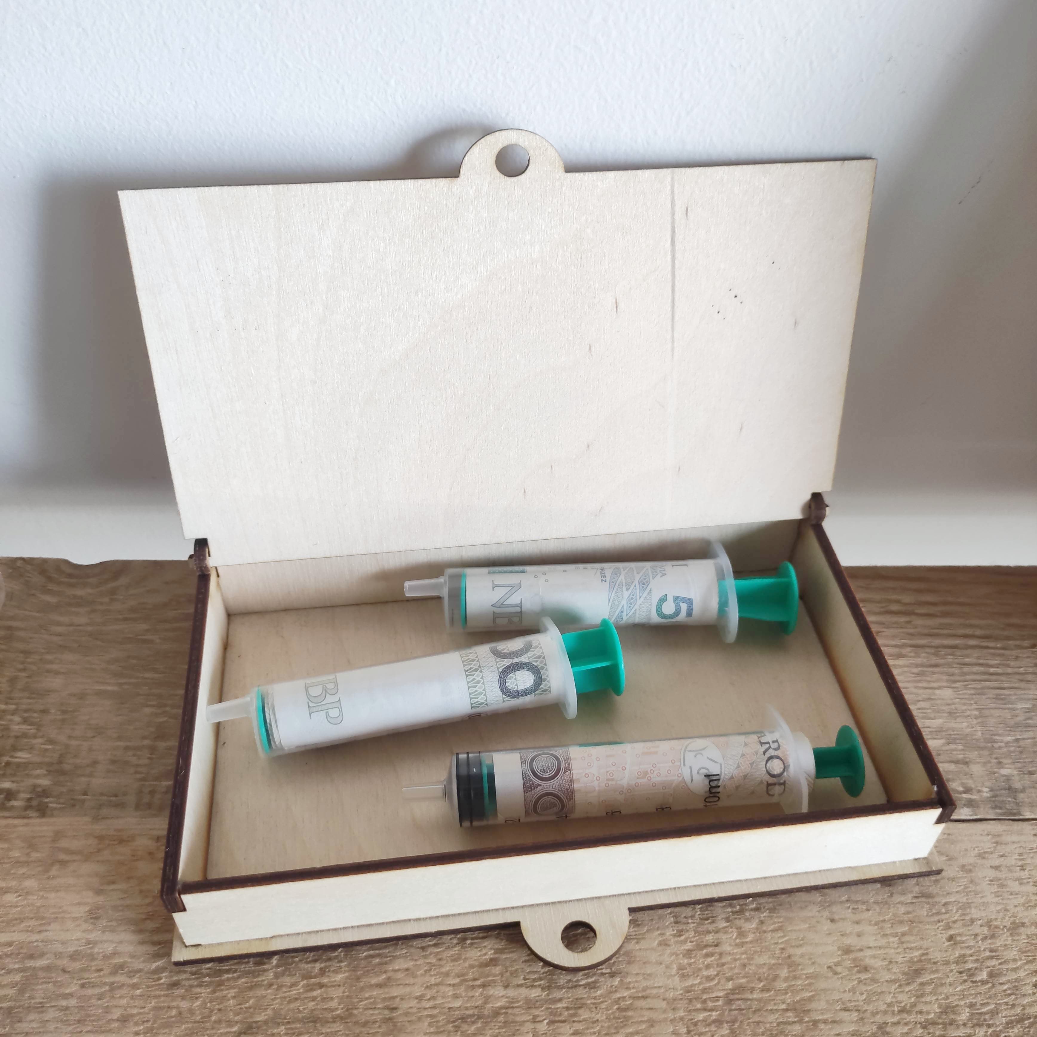 Pudełko Zastrzyk gotówki